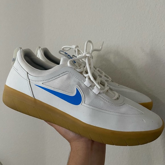 Nike White and Blue Athletic Shoes - Picture 5 of 10